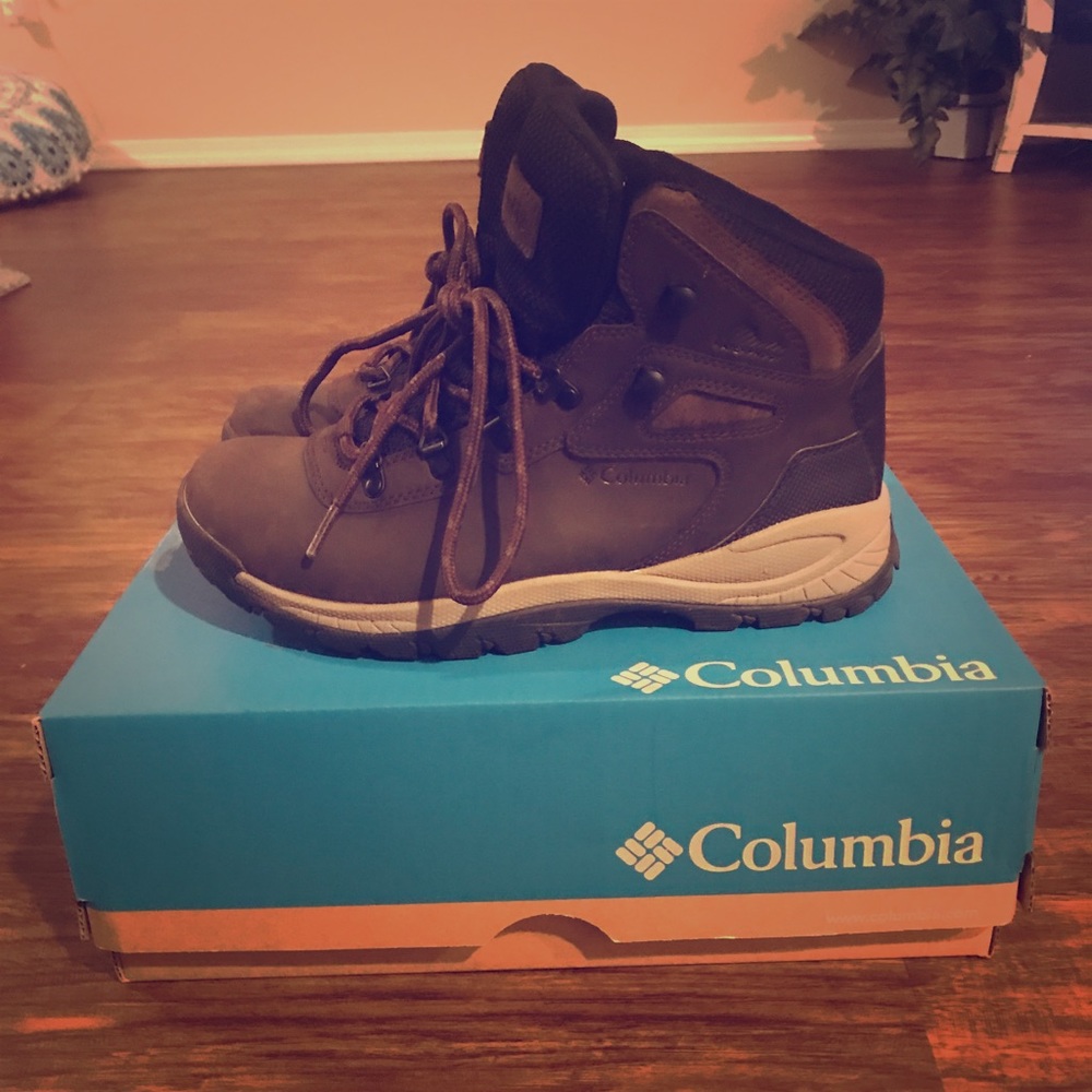 Columbia hiking boots